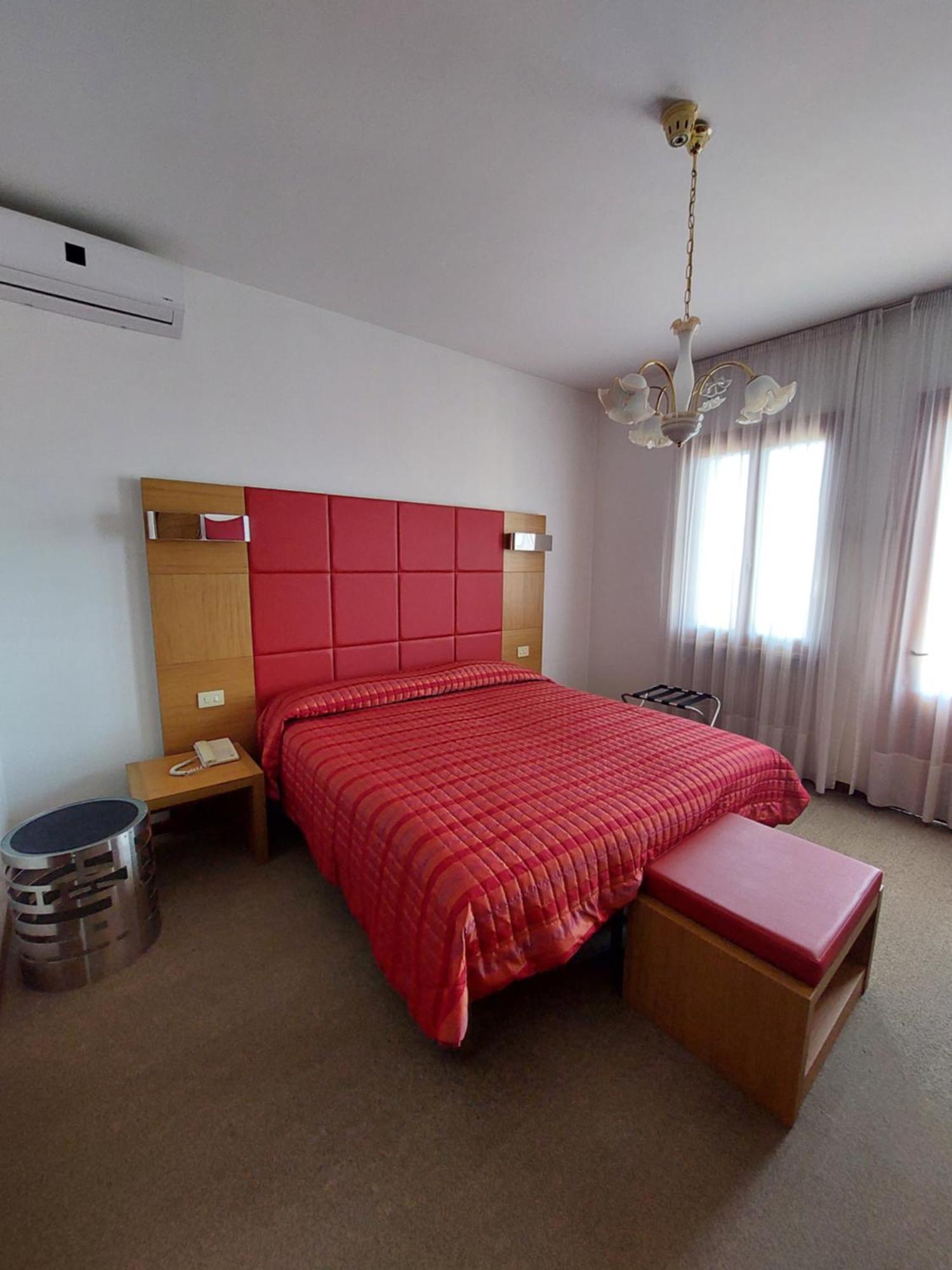 Albergo Alla Pineta Montebelluna Exterior photo