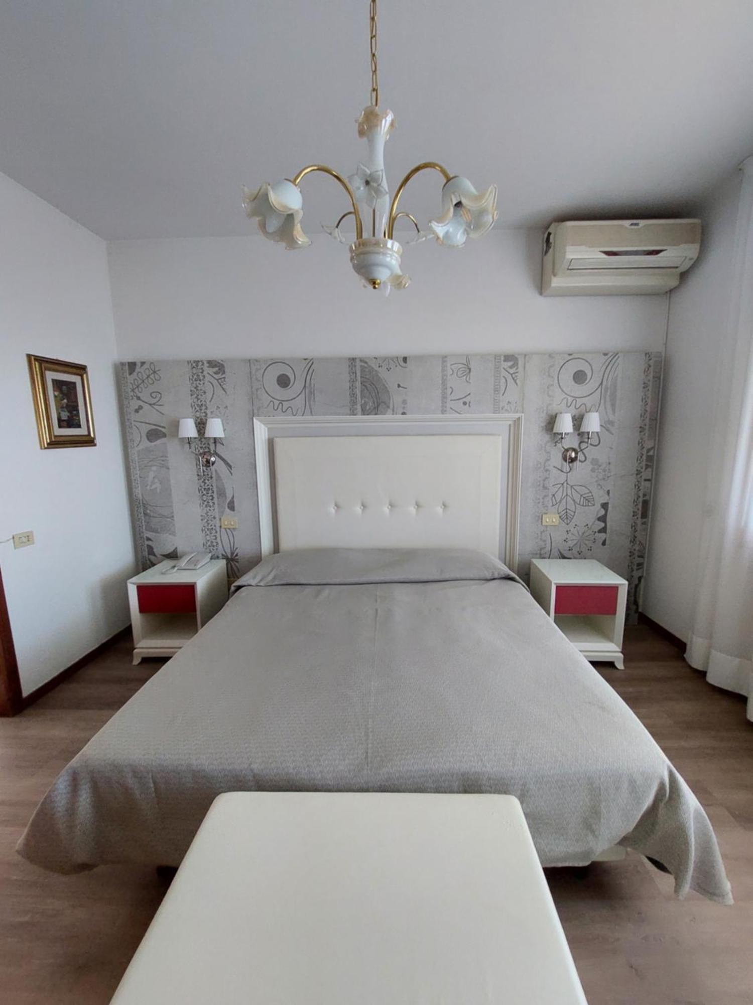 Albergo Alla Pineta Montebelluna Exterior photo